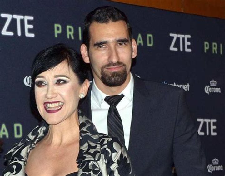Susana Zabaleta y Jos&eacute; Roberto protagonizan 'Tengamos el Sexo en paz'