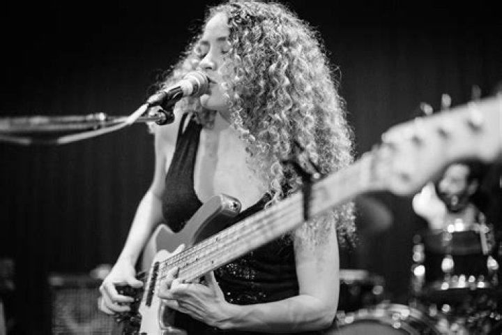 Tal Wilkenfeld &mdash; Missing Piece Group