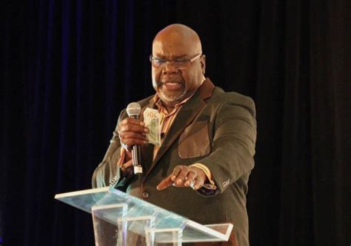 TD Jakes, Champion against Injustice, Calls us to Stand Shoulder