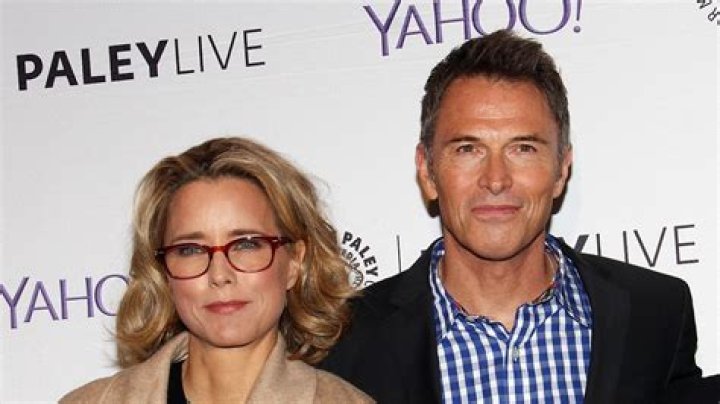 Tea Leoni 2018 Boyfriend, net worth, tattoos, smoking & body