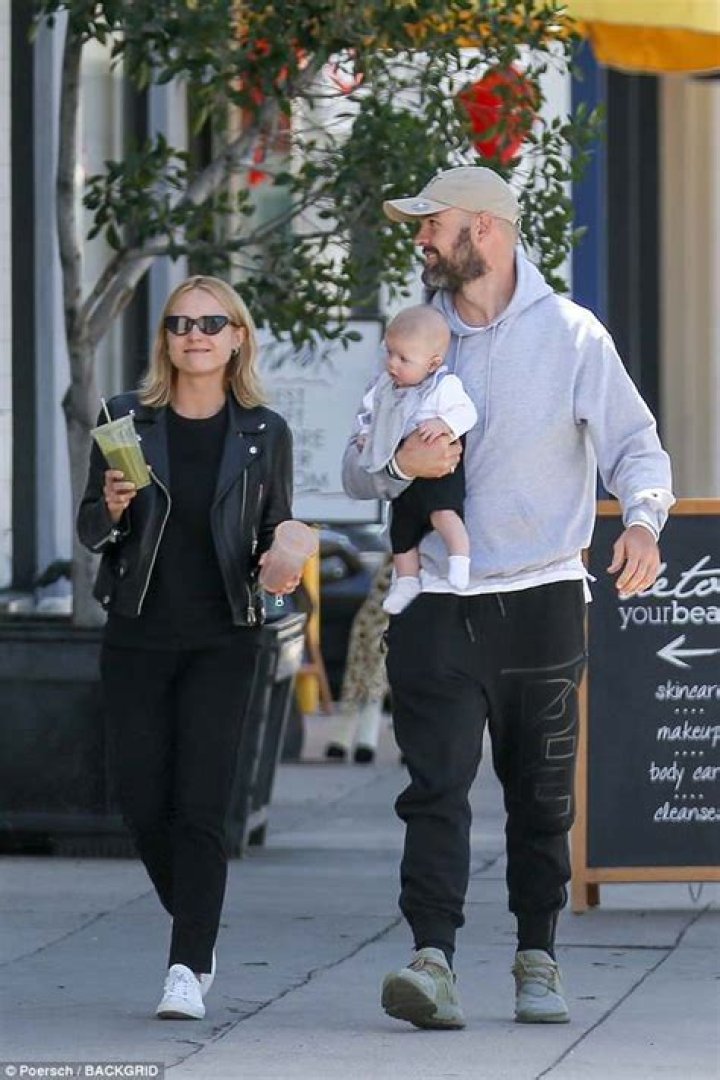 Tessa James and husband Nate Miles are expecting their first baby WHO