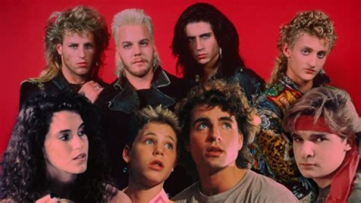The Lost Boys are all grown up! Check out the cast of Hook 25 years