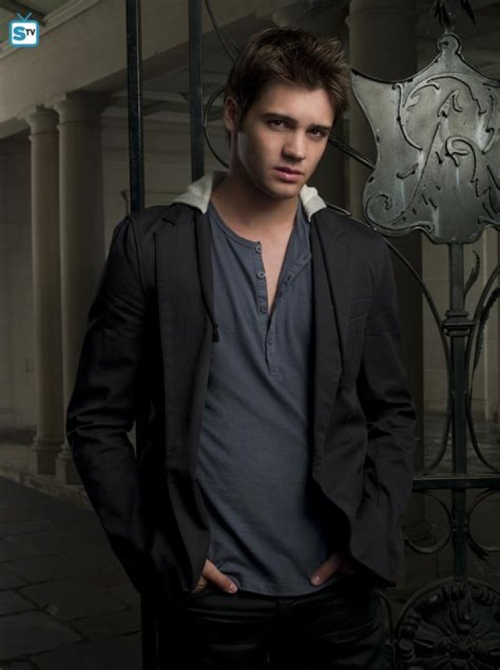 The Vampire Diaries S1 Steven R. McQueen as "Jeremy Gilbert" The