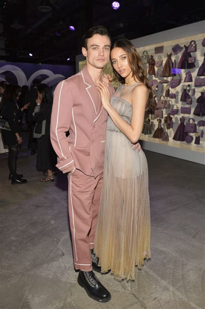 Thomas Doherty Boyfriend: Who's He Dating Now?