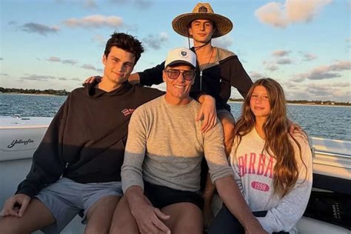 Tom Hanks&rsquo; Kids Who Are The Actor&rsquo;s 4 Kids, Their Moms, And Ages