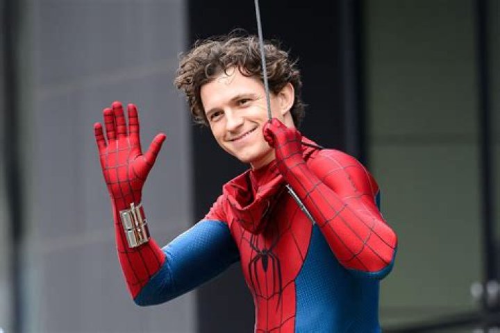 Tom Holland's Mom Complained About His 'SpiderMan' Bathroom Breaks