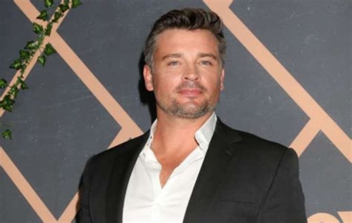 Tom Welling bio age, height, net worth, wife, movies, and TV shows