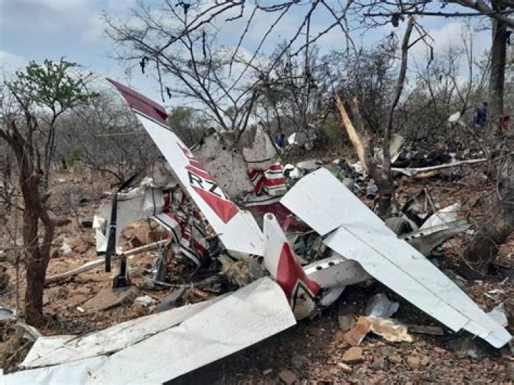 Tragic Plane Crash In Zimbabwe: Latest Updates And Aftermath