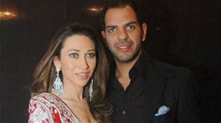 Unveiling The Charm Of Actor Karishma Kapoor