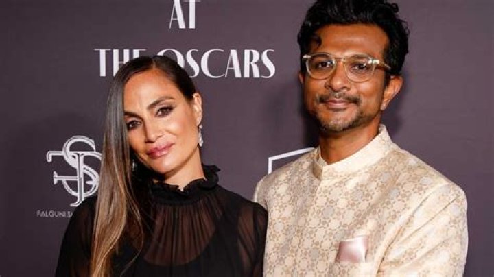 Utkarsh Ambudkar is Married to Wife Naomi Campbell. Kids.