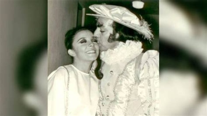 Ver&oacute;nica Castro y El Loco Vald&eacute;s la historia de amor de los padres de