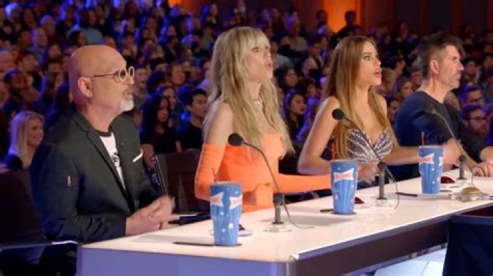 VIDEO Fans vow to find out full names and identity of lady who was f