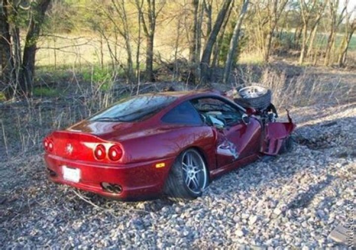 Weird Car Crashes. Part 2 (92 pics)