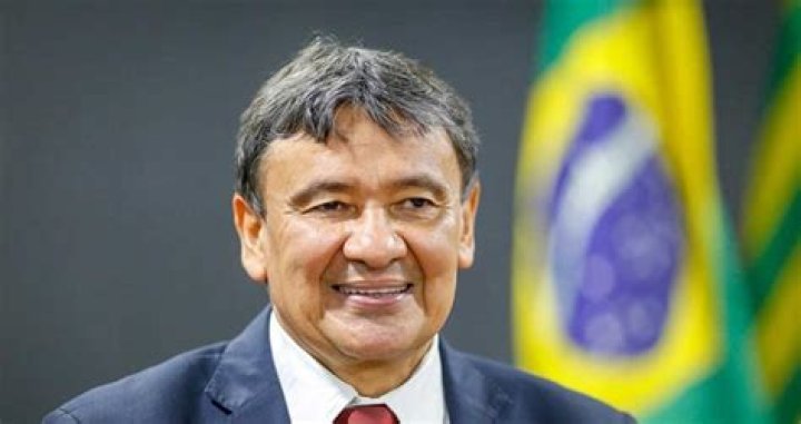 Wellington Dias diz que consenso sobre PEC da Transi&ccedil;&atilde;o est&aacute; muito
