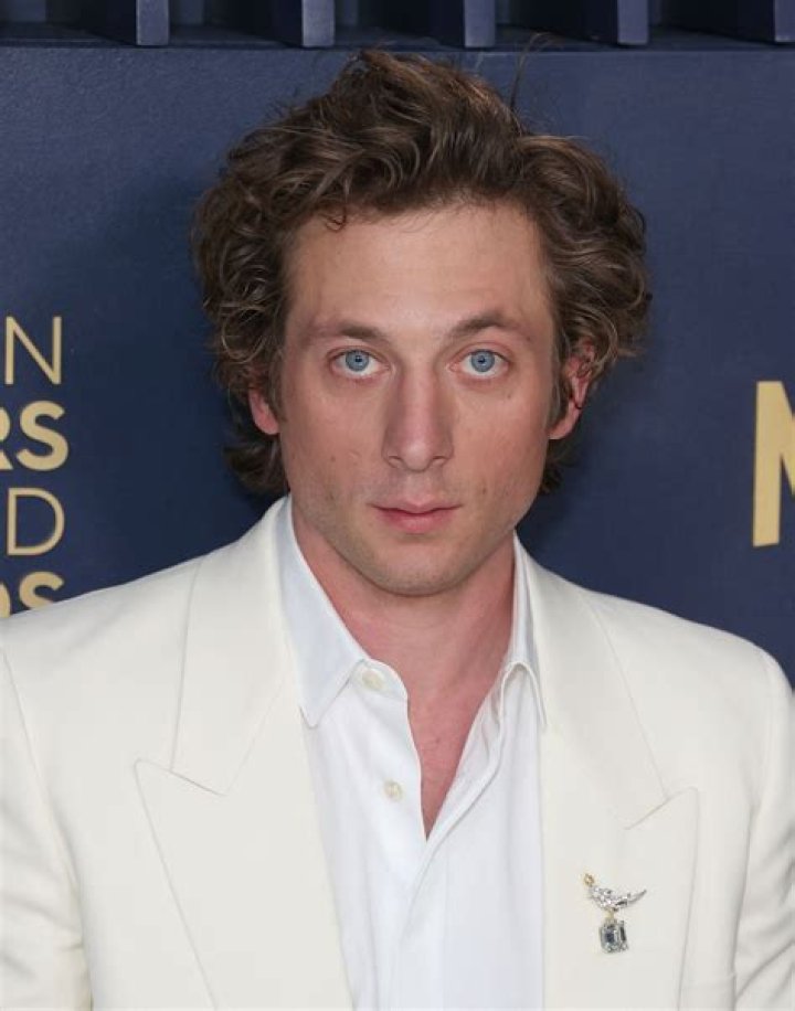 What Do Jeremy Allen White's Tattoos Mean? POPSUGAR Beauty