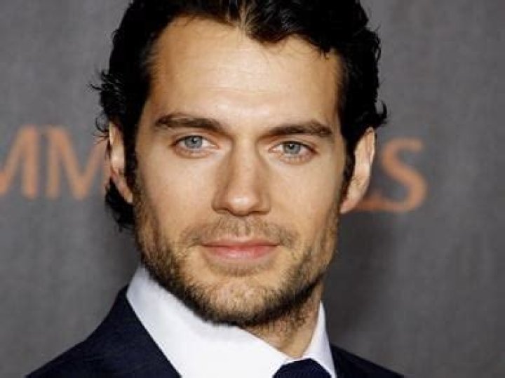 What religion is Henry Cavill? Where does Henry Cavill worship?