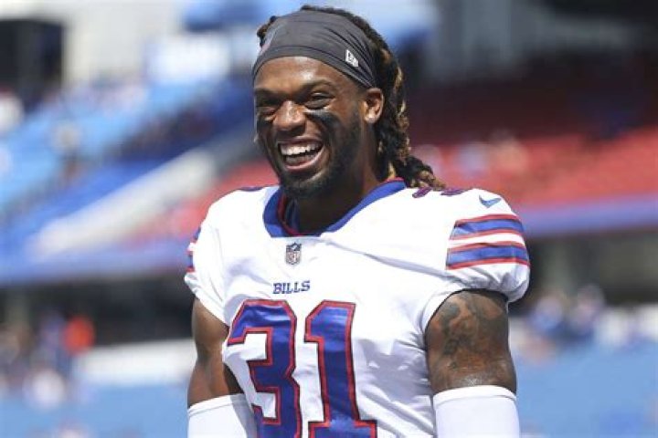 Who is Damar Hamlin's Girlfriend? Is He Married?