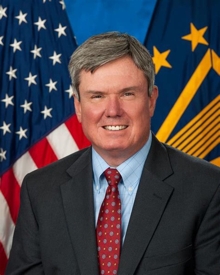 Who is Edward J. Murray II