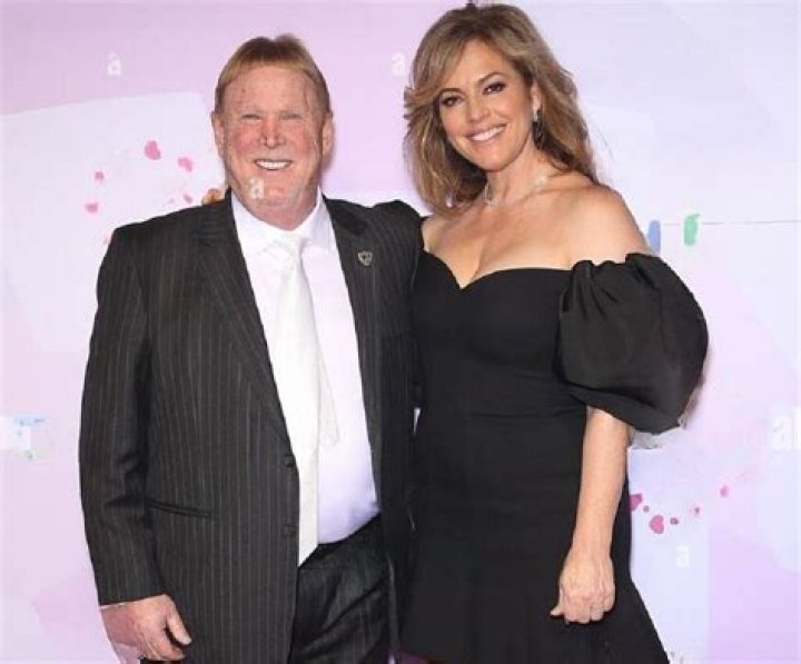 Who Is Mark Davis Wife? Detectmind