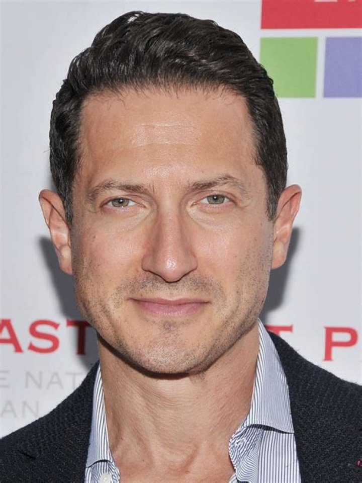 Who is Sasha Roiz? All About His Early Life, Famous Works, and