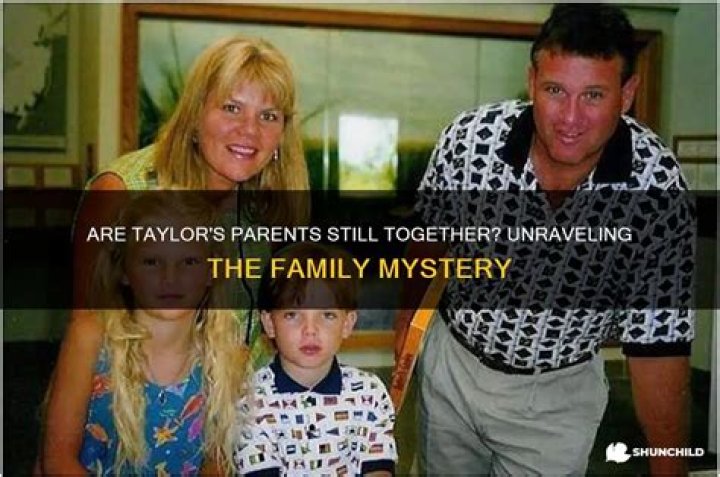 Who Is Taylor Tomlinson&rsquo;s Parents? Who Are Her Mother And Father? WikiBio