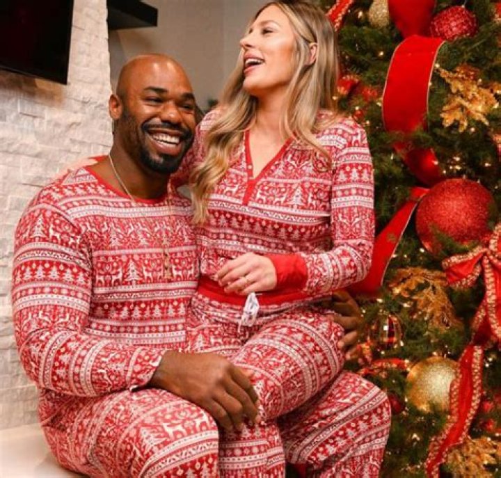 Who Is Tyron Smith Wife? Engaged To Holly Berens In 2023