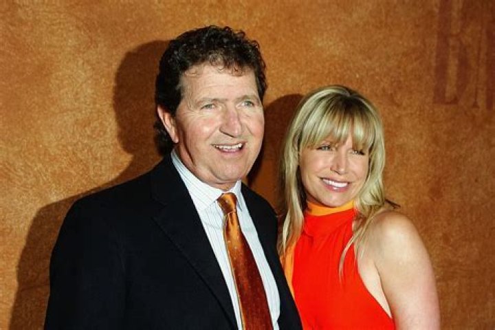 Who was Mac Davis wife?