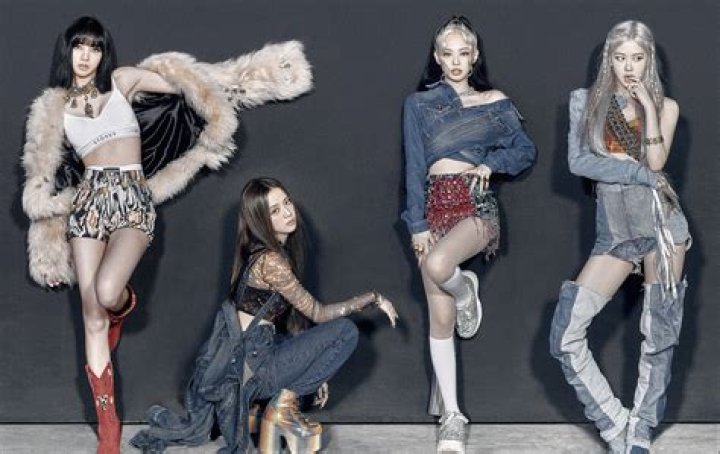 Why BLACKPINK has NO LEADER? YouTube