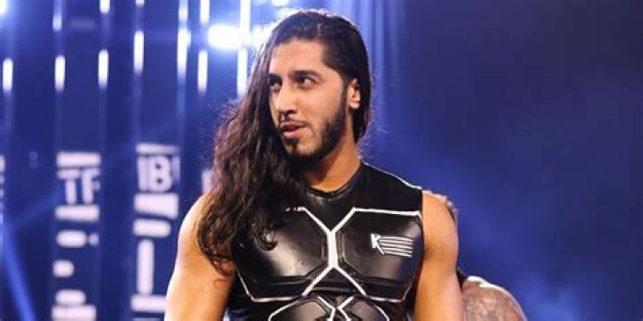WWE star Mustafa Ali shows off incredible body transformation in just