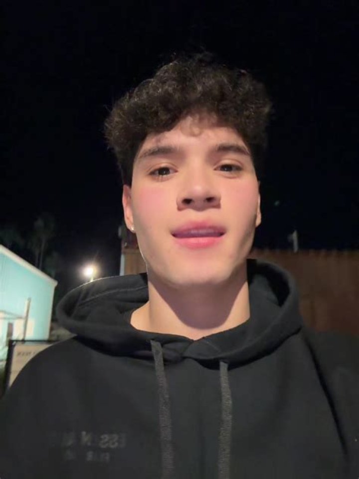 Xyzcba in Video