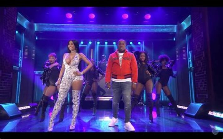 Yo Gotti Rake It Up ft. Nicki Minaj and Too Short Lyrics YouTube