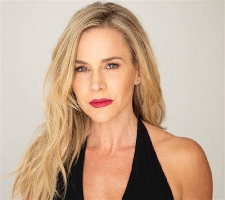 Young Julie Benz: Early Life And Career Before Buffy