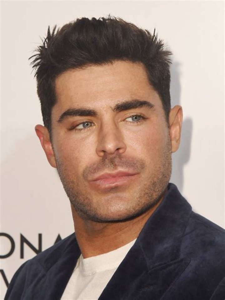 Zac Efron. Biographie, &acirc;ge, films, vie priv&eacute;e Grazia