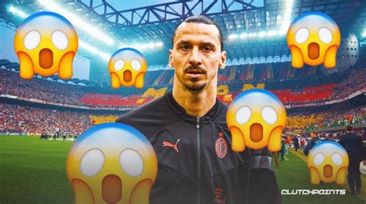 Zlatan Ibrahimovic makes his huge lion tattoo on his back ROAR in